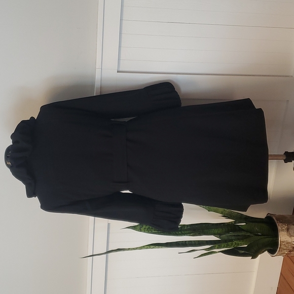 C2 Studio ruffled collar long black jacket - Picture 4 of 13